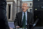 广饶宏观经济学教授兼实践者Stanley Fisher逝世 曾培养全球多位经济决策者