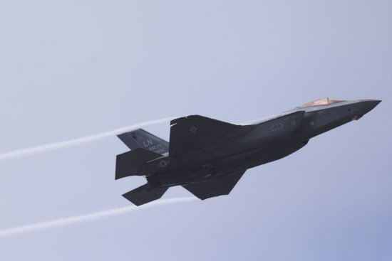 五角大楼把今年为美国空(🥂)军采购F-35战机的请求削减一半